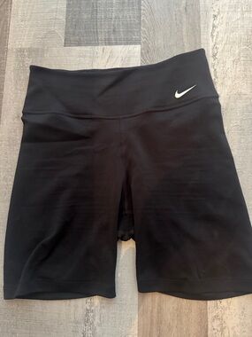 Nike Women's Black High-Waist Dri fit shorts size small